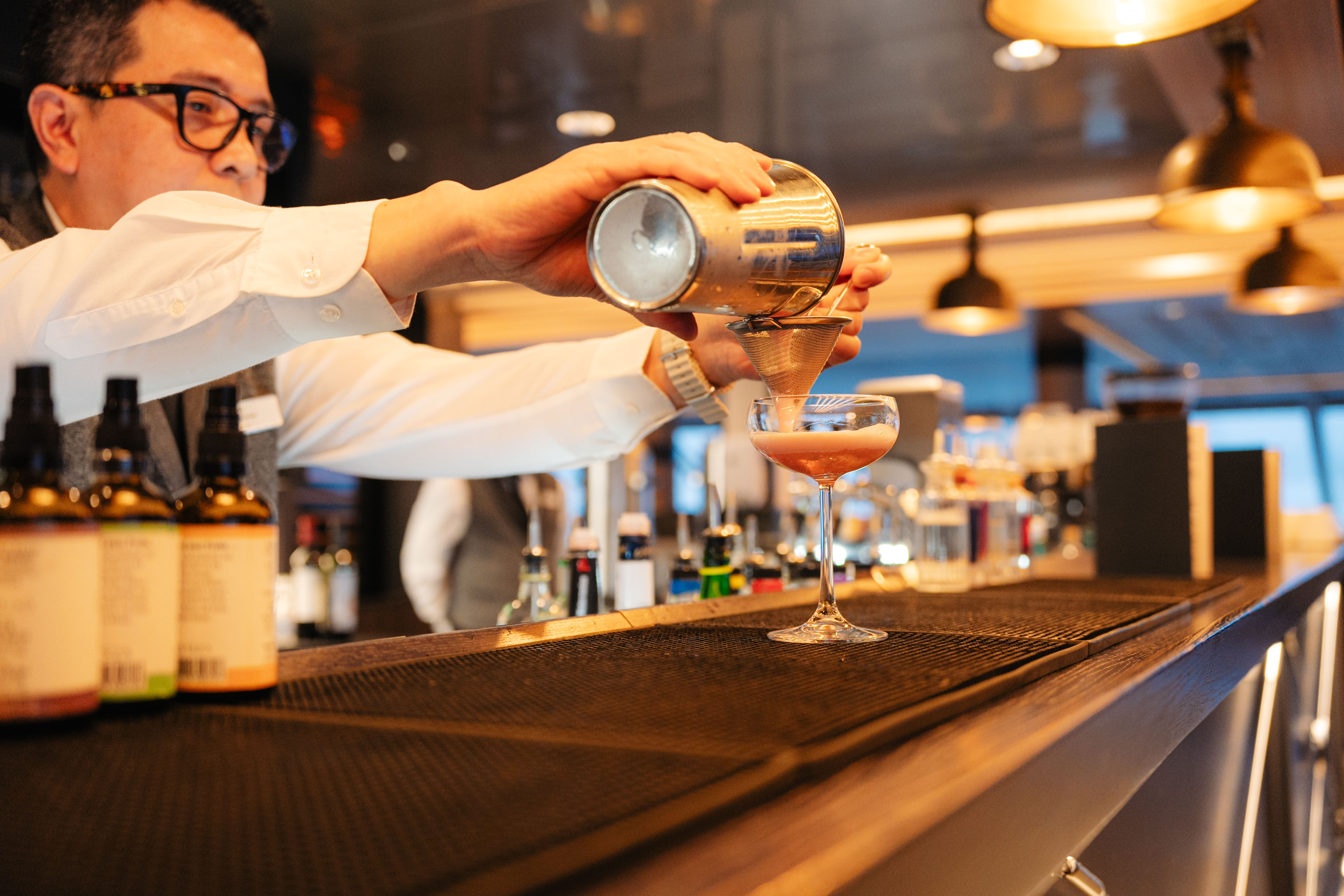 MS Roald Amundsen - Explorer Lounge & Bar